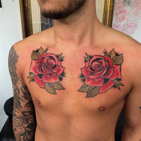 rosas en el pecho hombre|Significado, estilos y ubicación de tatuajes de rosas para hombres